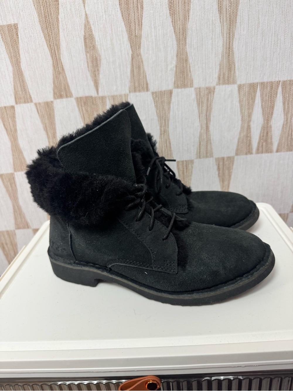 Ugg Quincy lace up ankle boots black 7